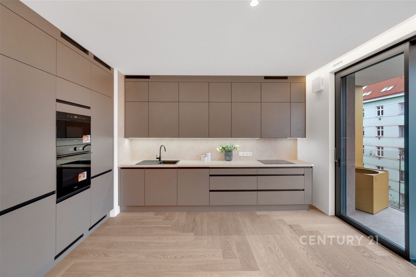 3+kk, Komunardů 1626, Praha, 134 m²