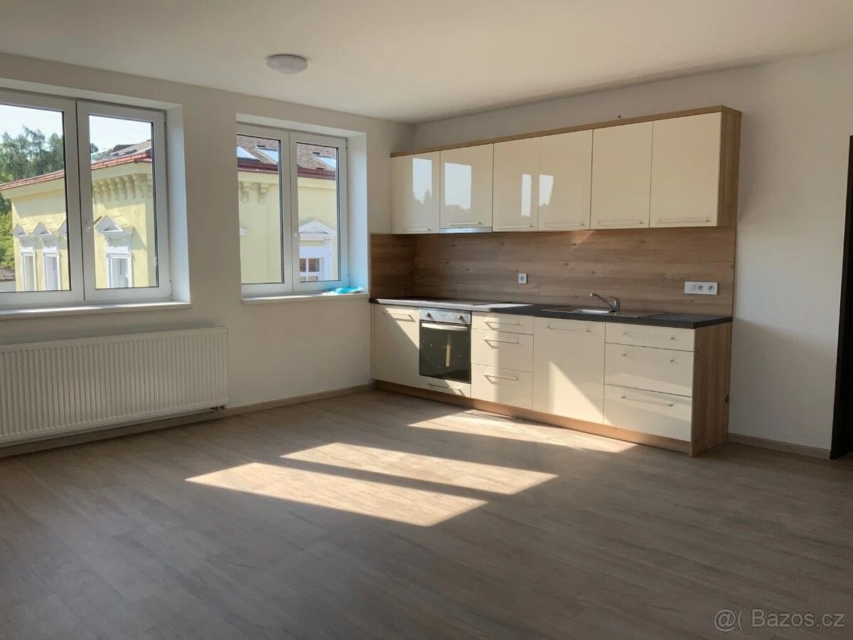 Byty, Červený Kostelec, 549 41