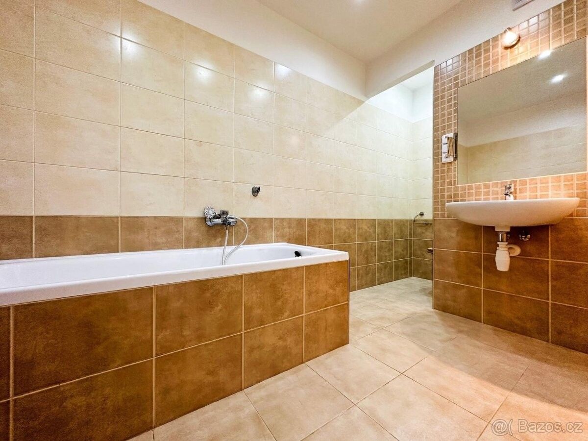 Pronájem byt - Fulnek, 742 45