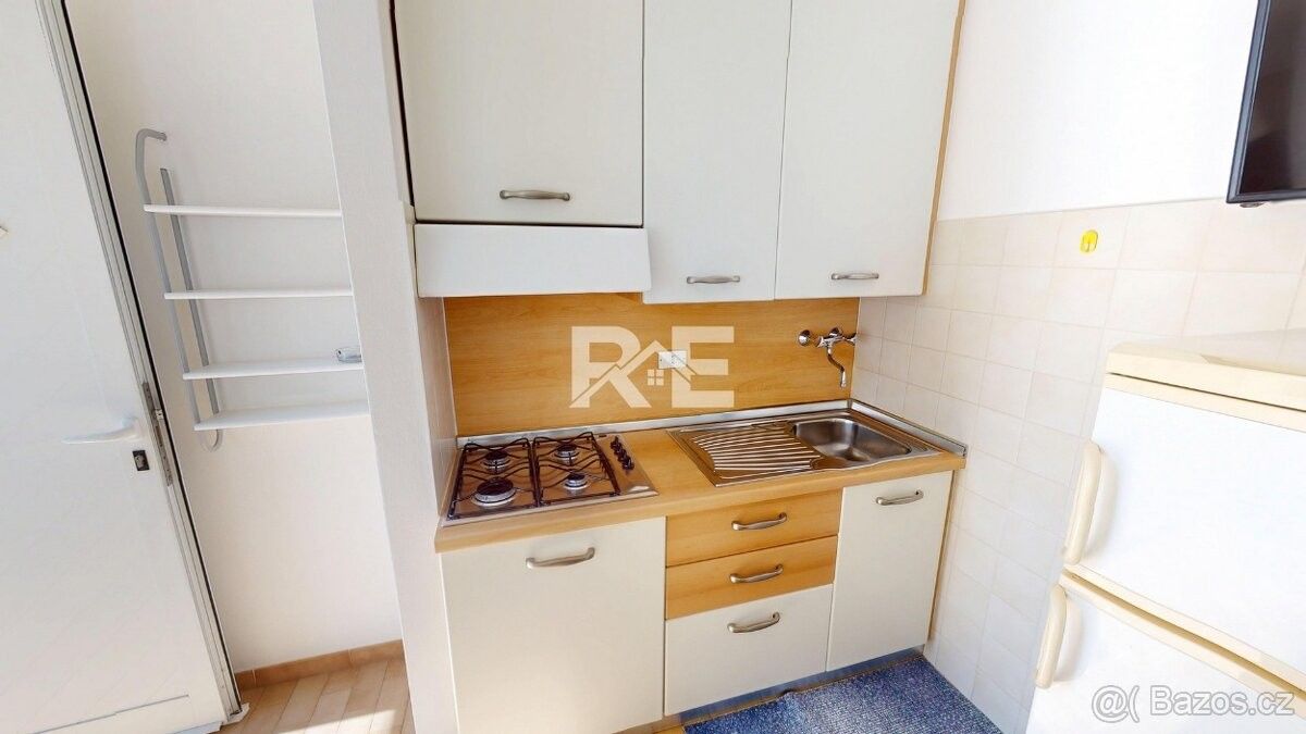 Byt · 987 66, Zahraničí - 3
