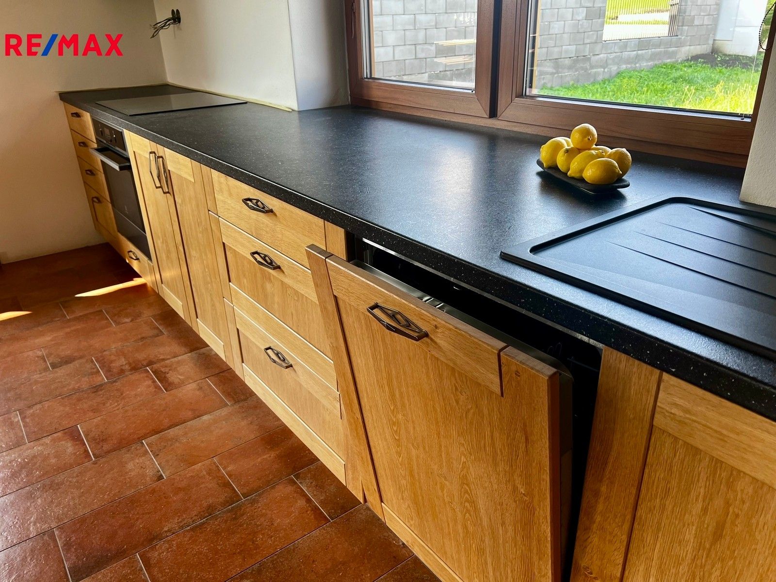 Prodej rodinný dům - Bánov, 197 m²