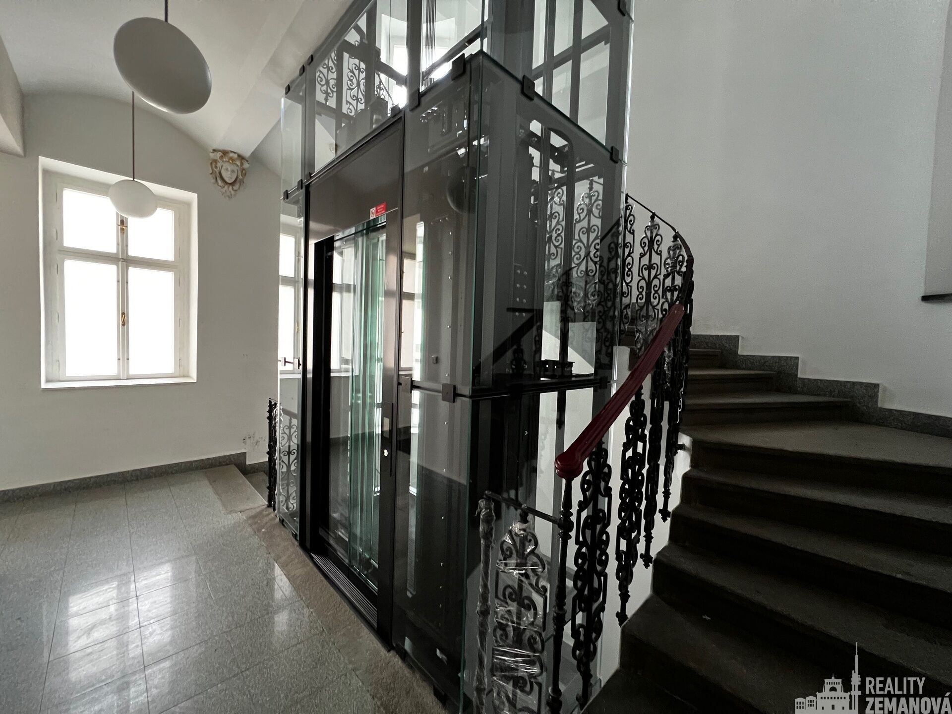 Kancelář · 56 m² · Rumunská, Praha - 3