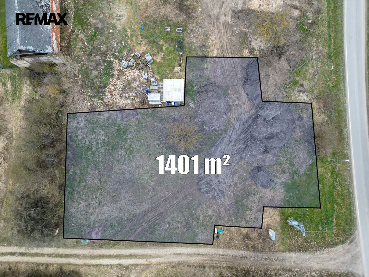 Pozemek pro bydlení · 1 401 m² · Dešná - 4