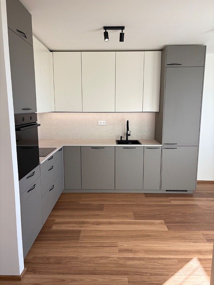 2+kk, Praha - Kobylisy, okres Praha 8, Hlavní město Praha, 60 m² - 1