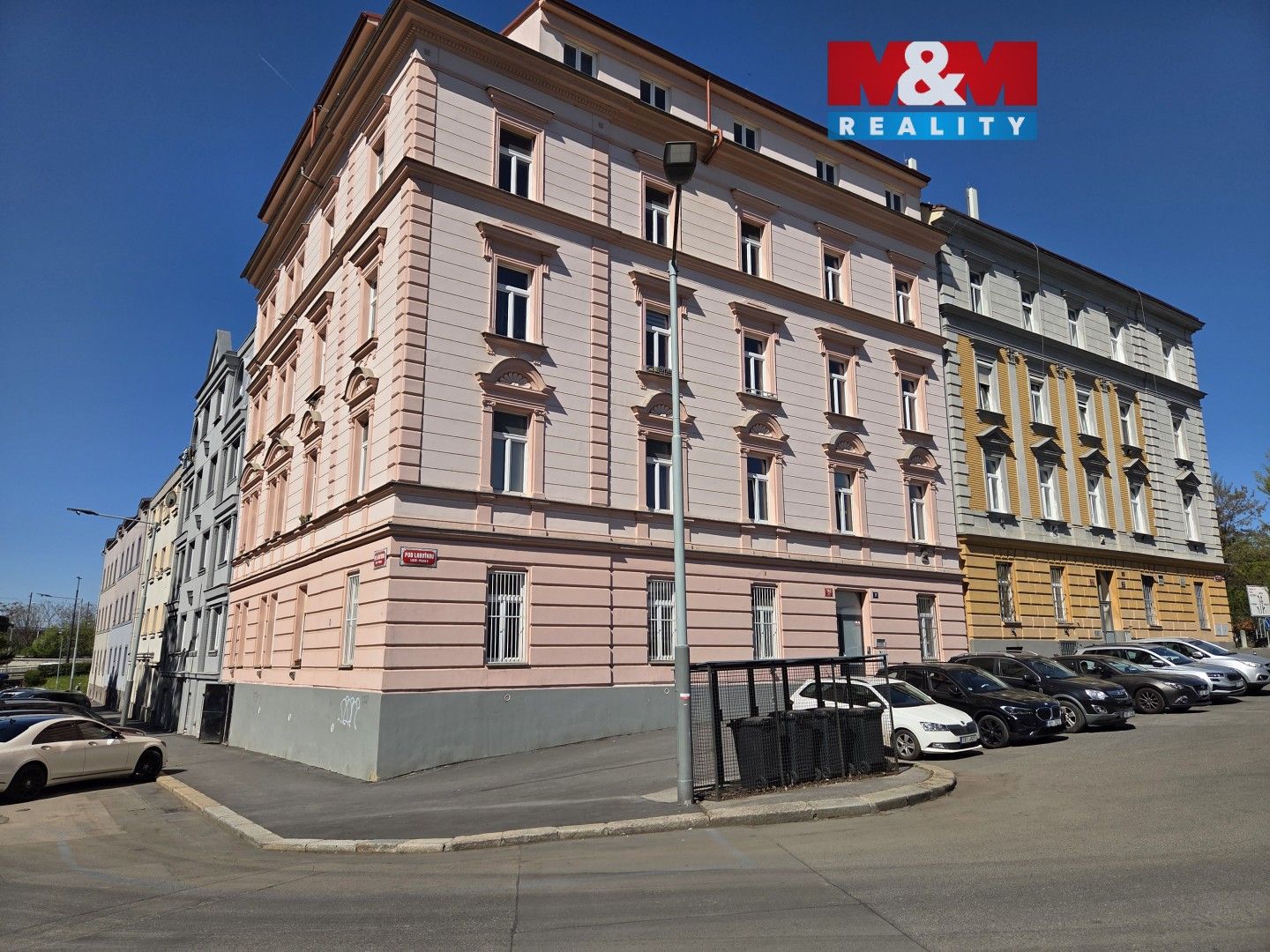 Obchodní prostory · 83 m² · Pod Labuťkou, Praha - 3