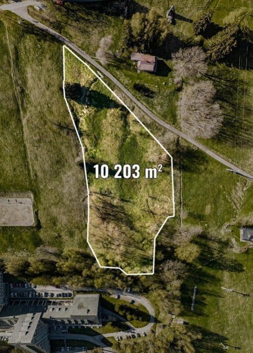 Louka, 10 203 m²