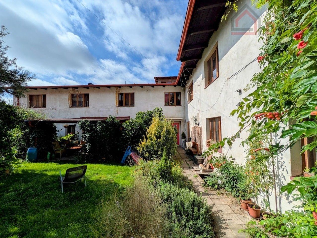 Rodinné domy, Masarykovo náměstí, Bělá pod Bezdězem, 600 m²