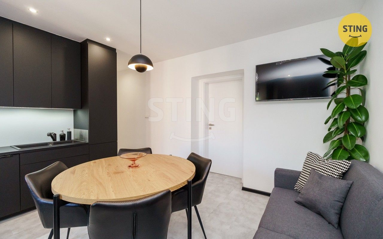 Byt 3+kk · 71 m² · náměstí Republiky, Ostrava - 4