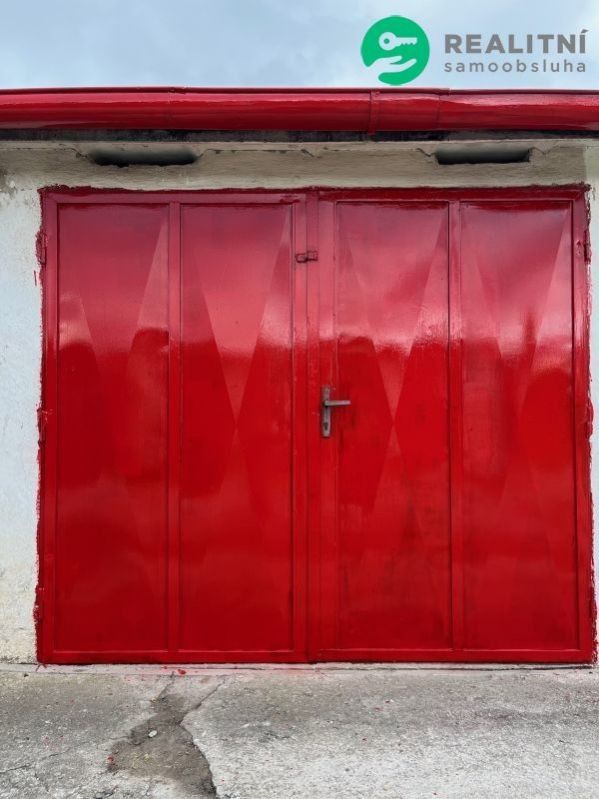 Garáže, Velešín, 17 m² - 1