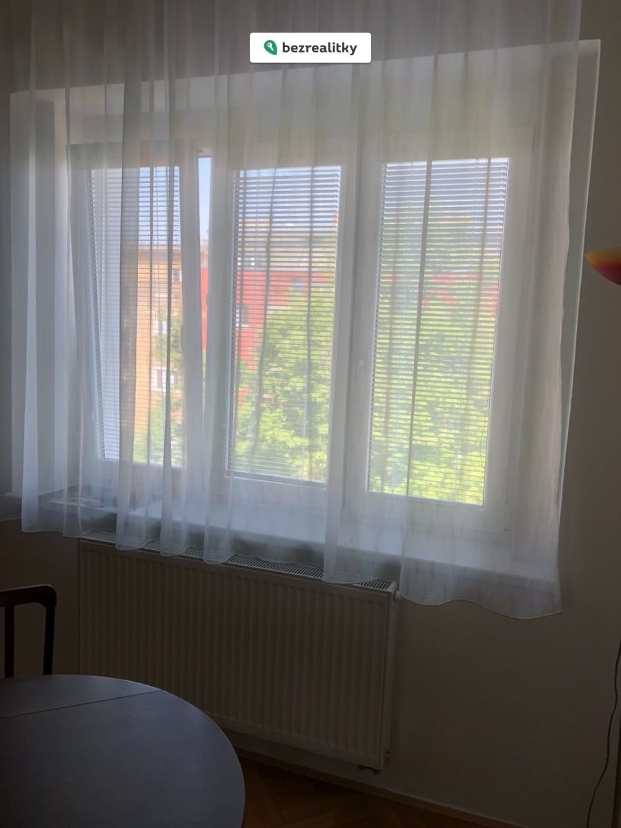 Byt 2+kk · 42 m² · Hodonínská 1090, Praha Michle - 3