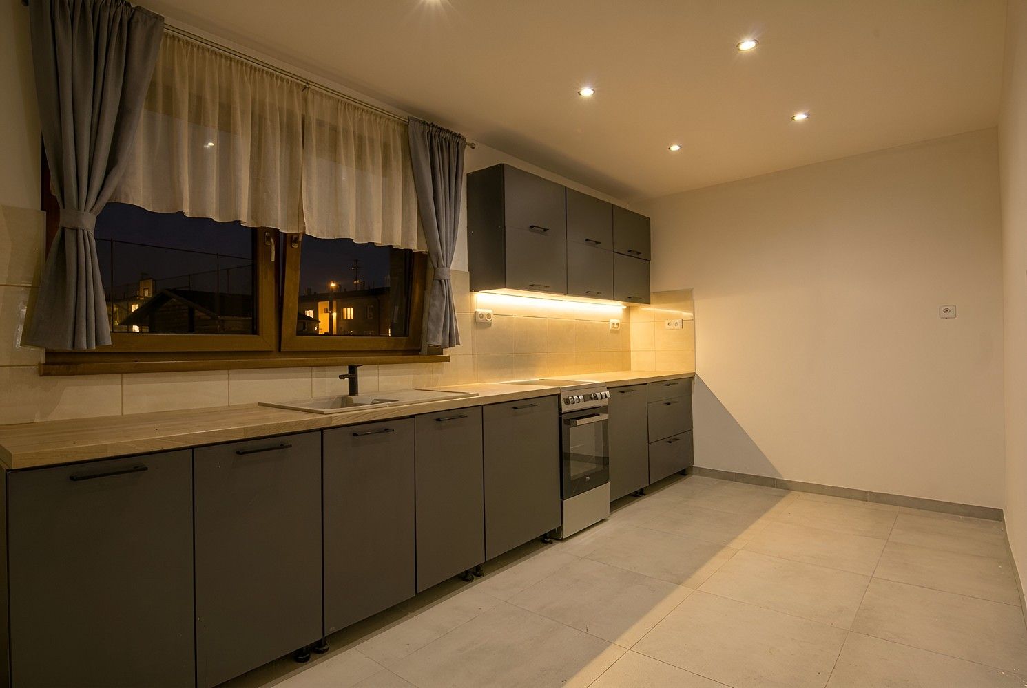 Byt 4+kk · 101 m² · Vratěnín, okres Znojmo, Jihomoravský kraj - 3