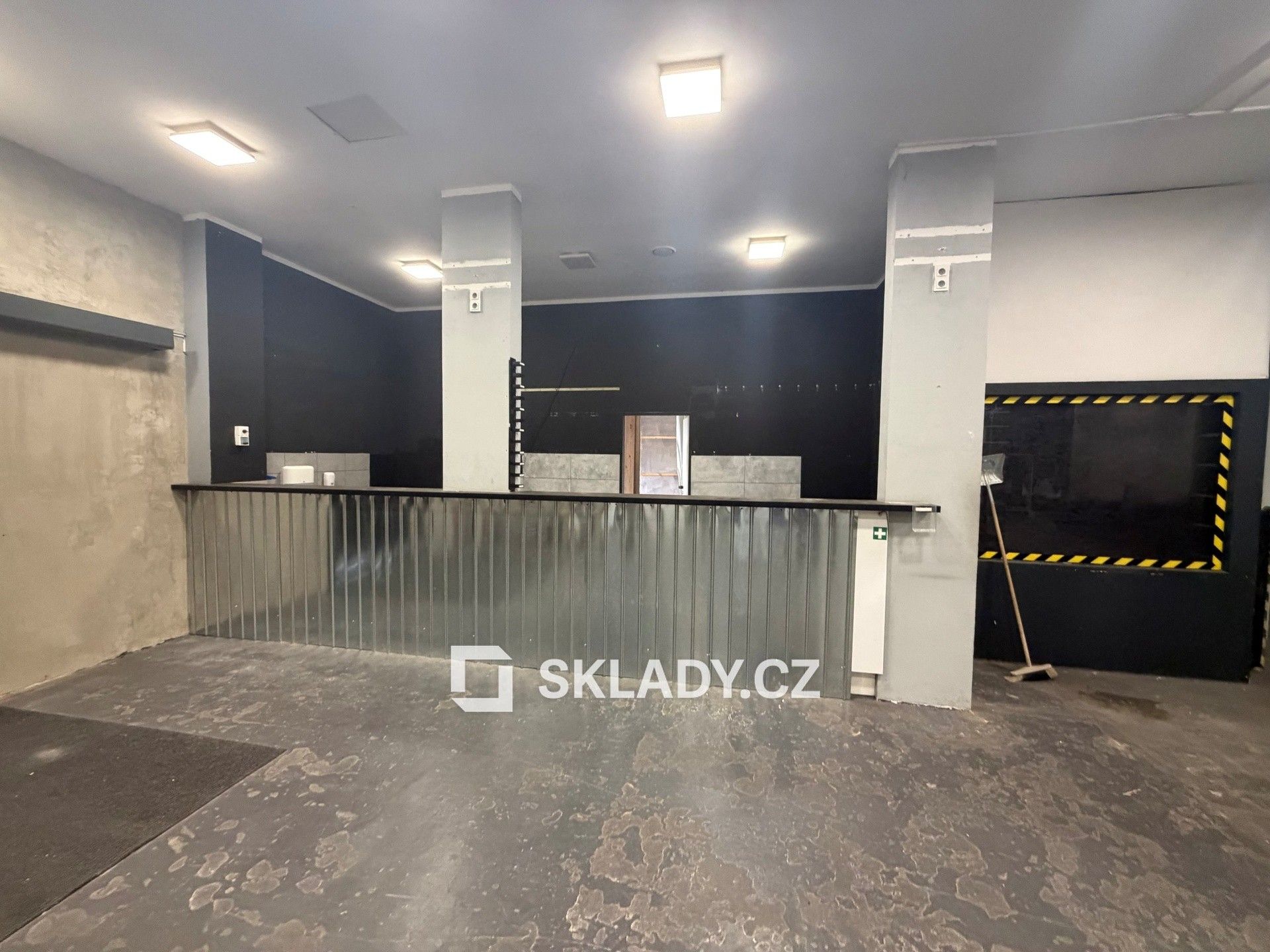 Sklady, Praha, 1 000 m² - 2