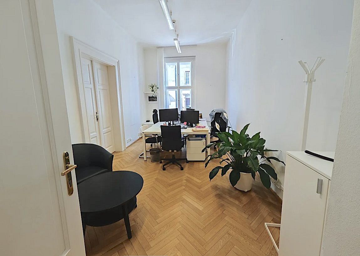 Kancelář · 200 m² · Praha - 3