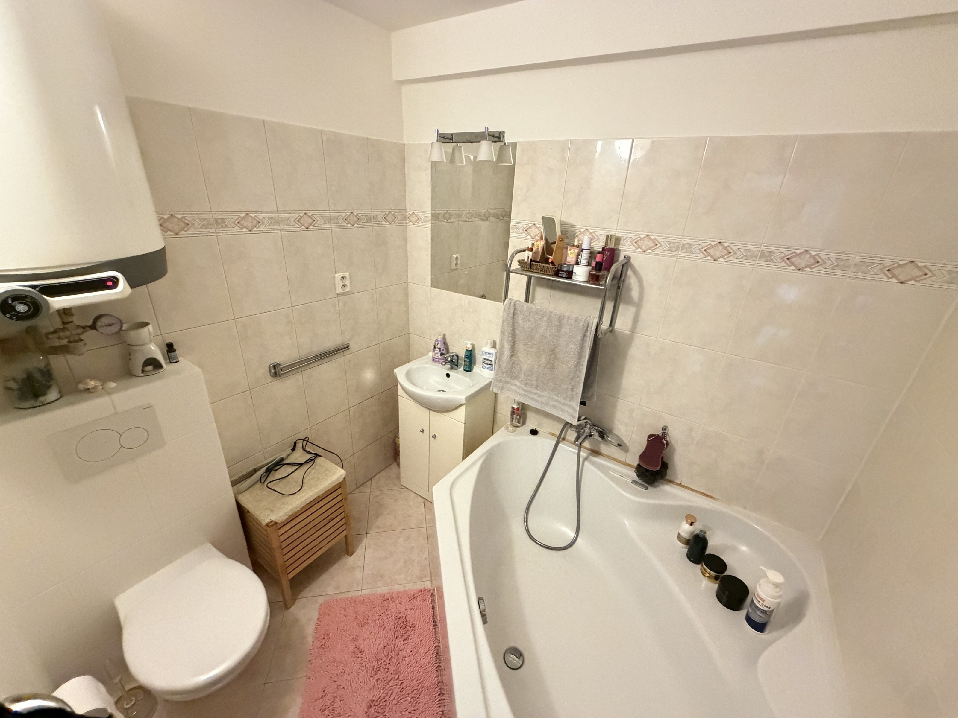 Byt 2+kk · 47 m² · Jeseniova, Praha - 3