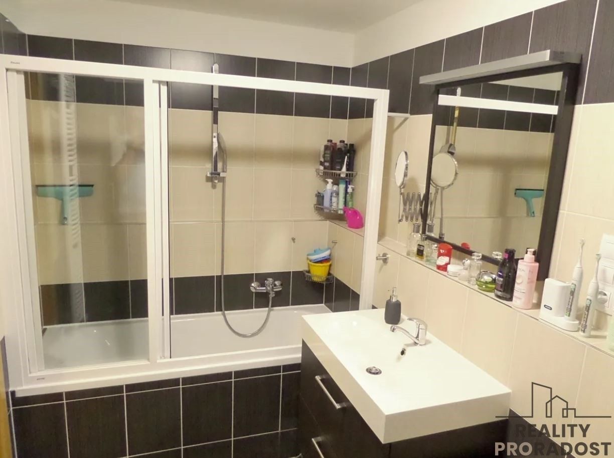 Pronájem byt 3+kk - Nademlejnská, Praha, 86 m²