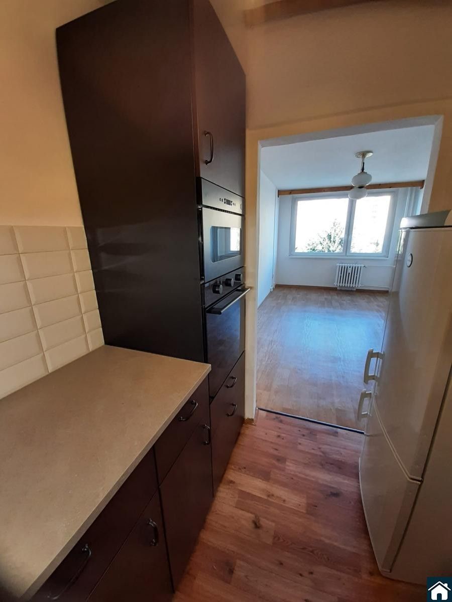 2+kk, Ciolkovského, Praha, 42 m² - 2