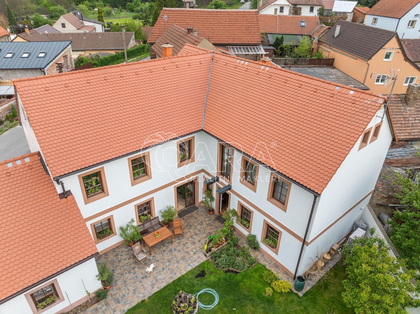 Prodej rodinný dům - V. Moravce, Stehelčeves, 413 m²