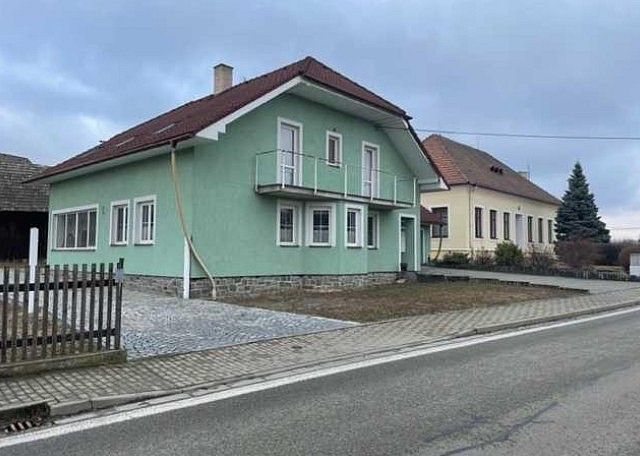 Rodinné domy, Vlkov, 242 m² - 1