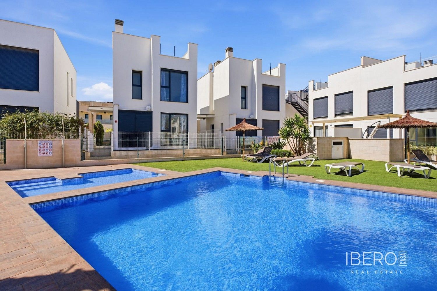 Prodej rodinný dům - Punta Prima, ES, 99 m² - 2