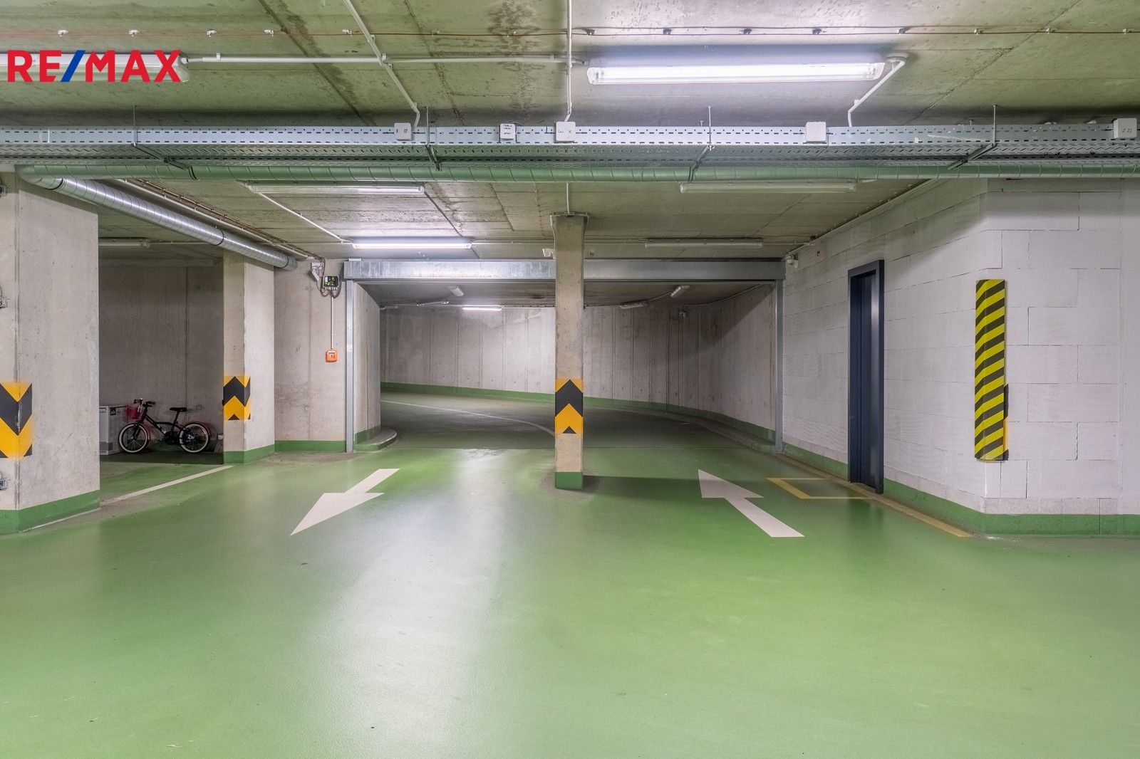 Pronájem ostatní - Miroslava Hajna 895, Praha, 15 m²