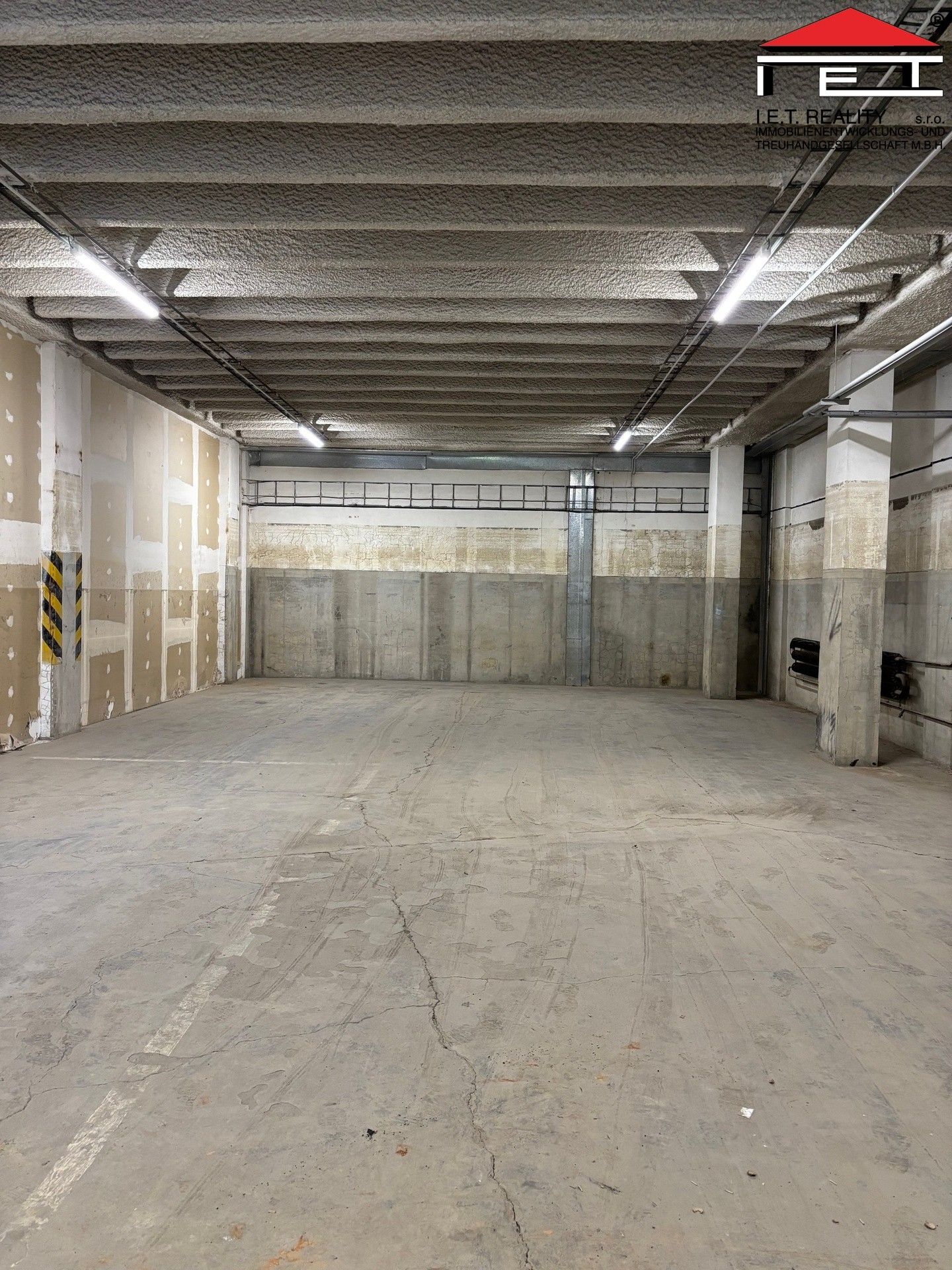 Pronájem sklad - Slovenská, Ostrava, 334 m²