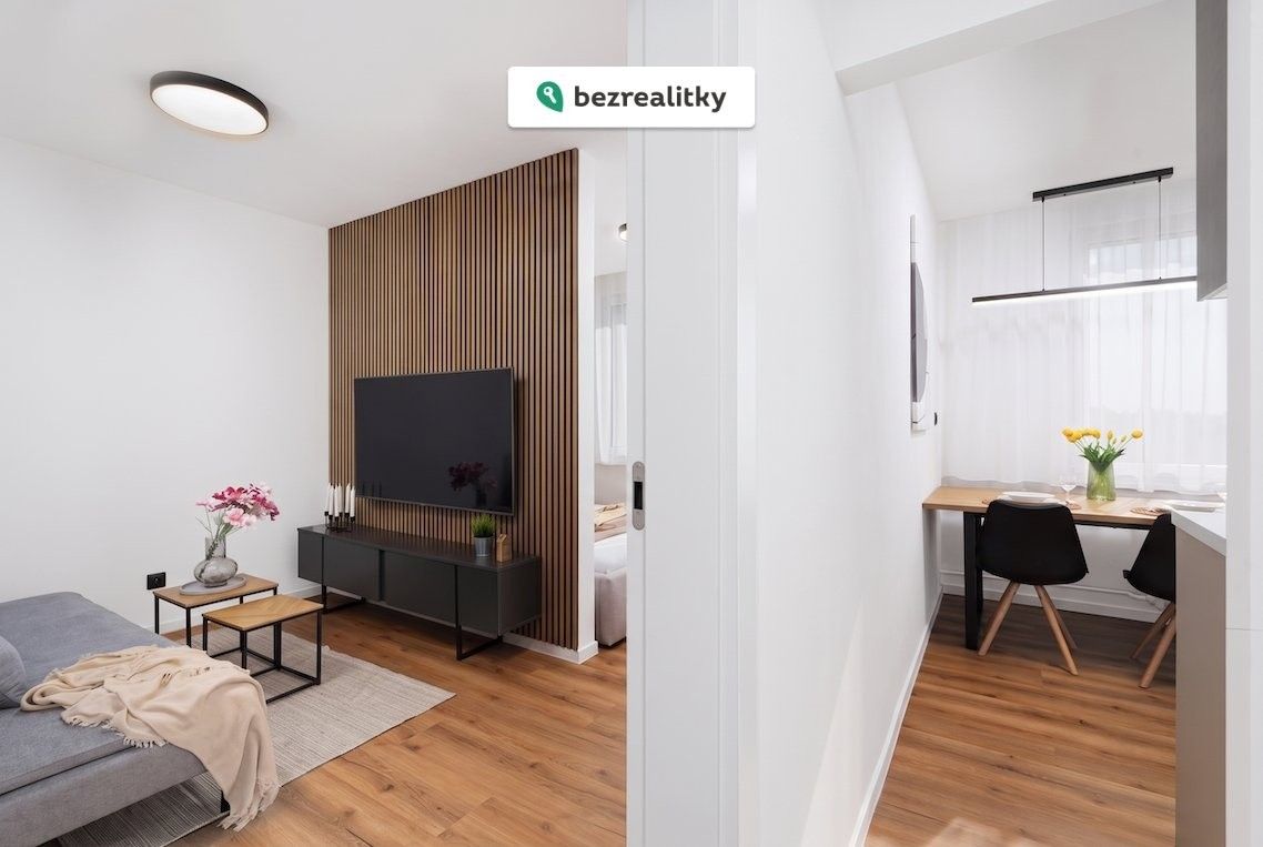 Prodej byt 2+1 - Milady Horákové 262, Hradec Králové Třebeš, 37 m² - 5