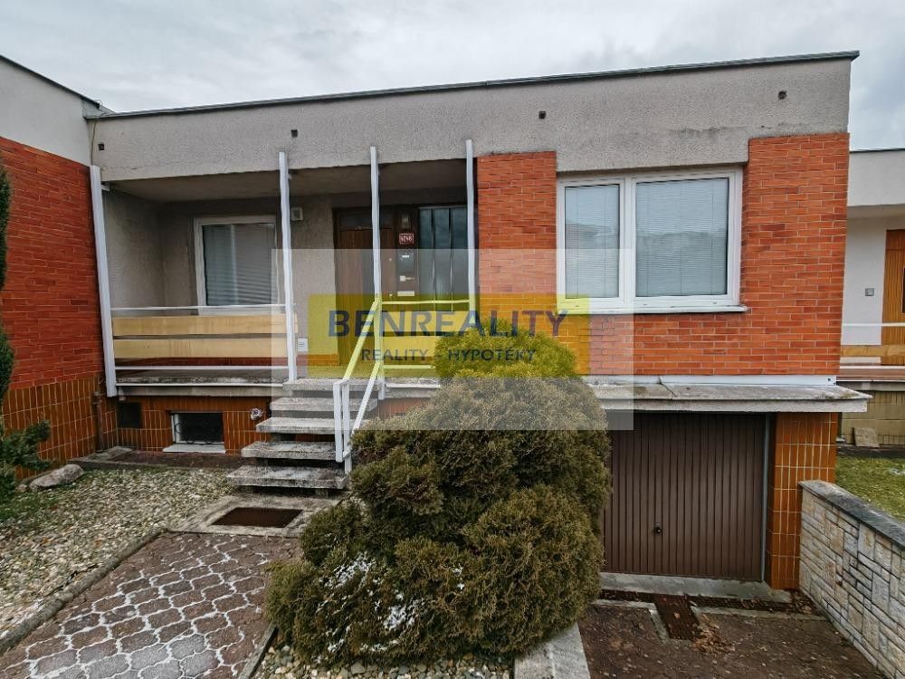 Pronájem rodinný dům - Nivy II, Zlín, 220 m²