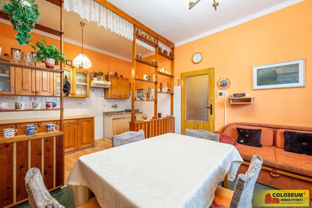 Prodej rodinný dům - Hrušovany nad Jevišovkou, 671 67