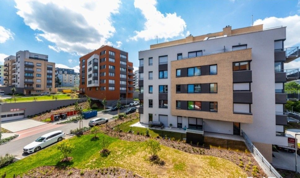 Pronájem byt - Praha, 158 00