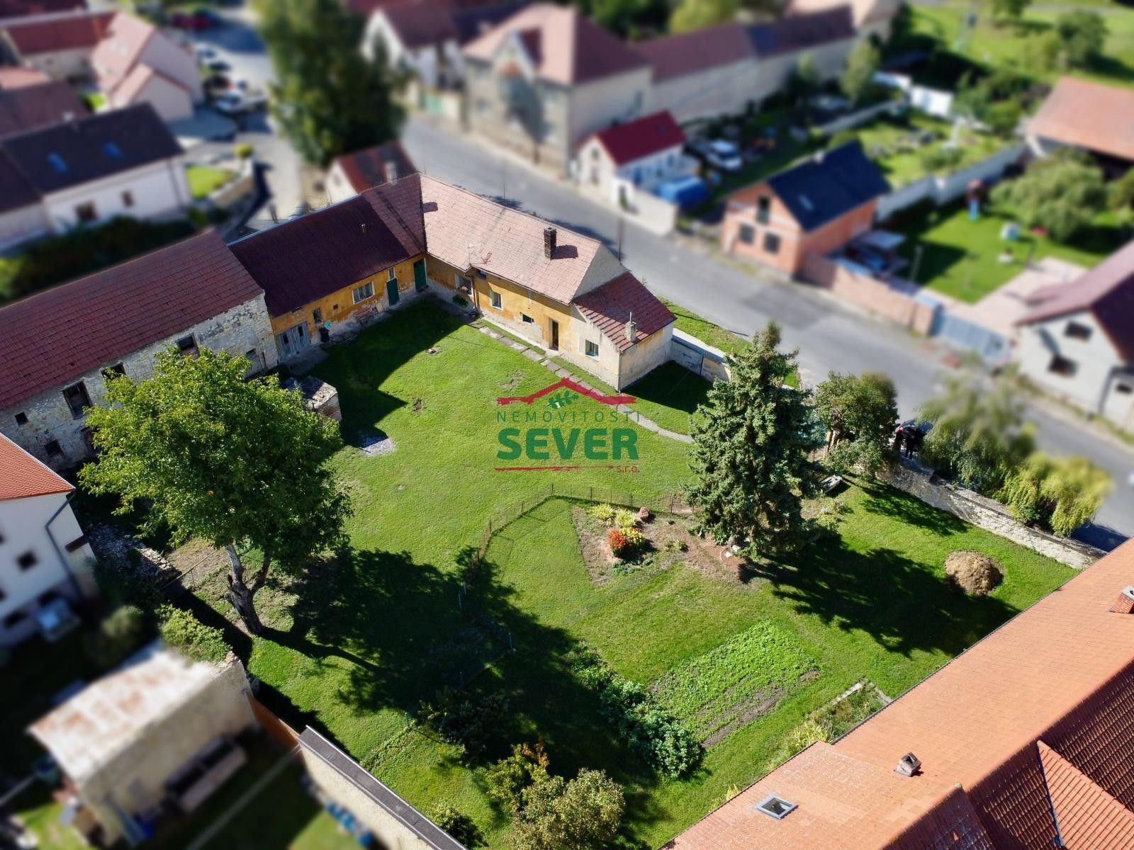 Prodej rodinný dům - Levousy, Křesín, 241 m² - 2