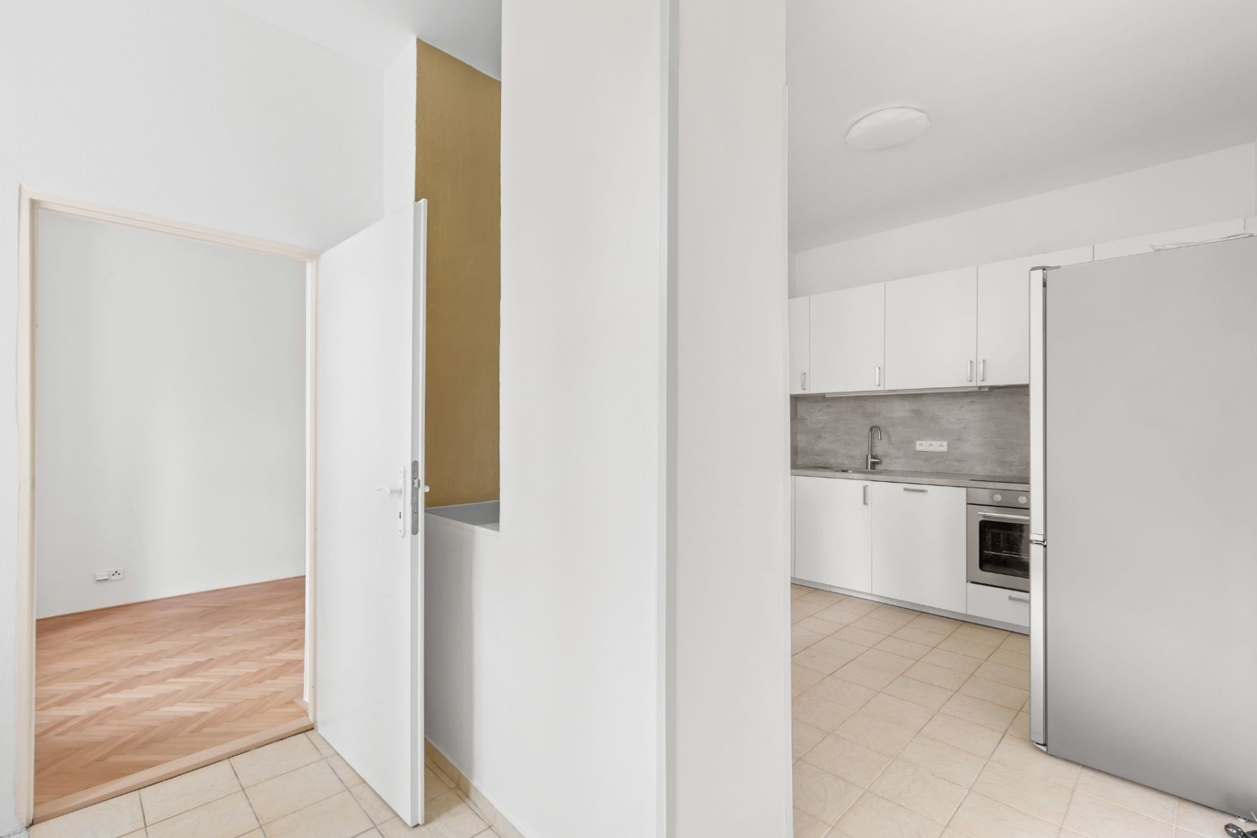 3+1, Kamenická, Praha - Holešovice, 80 m² - 1