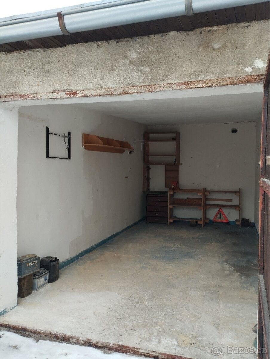 Garáže, Chodov u Karlových Var, 357 35