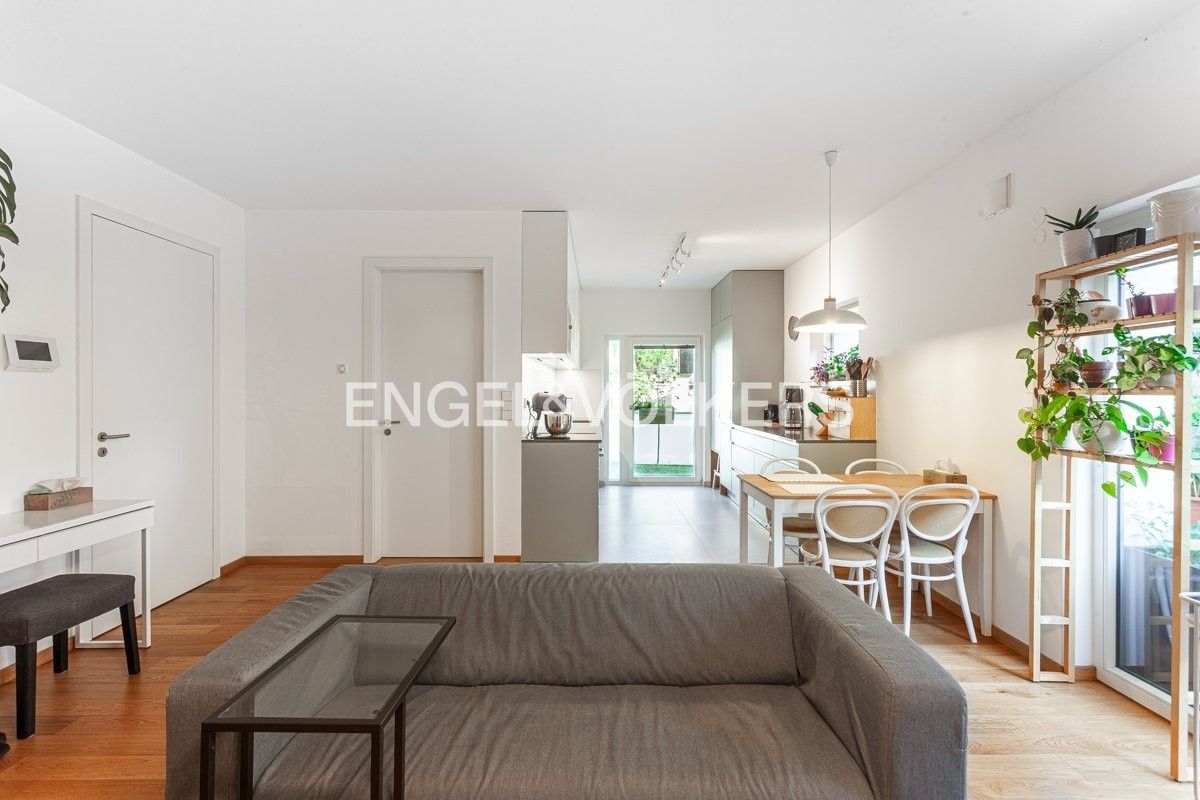 Pronájem byt 2+kk - Kobrova, Praha, 78 m²