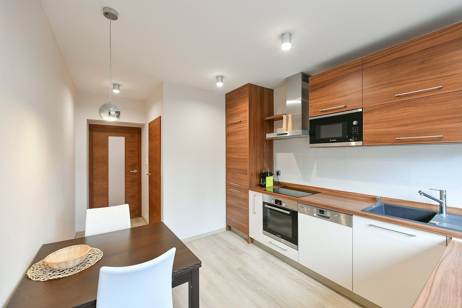 2+1, Praha - Bubeneč, okres Praha 6, Hlavní město Praha, 74 m² - 2