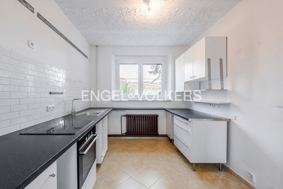 Pronájem rodinný dům - Dobročovická 1671, Praha Strašnice, 130 m² - 2