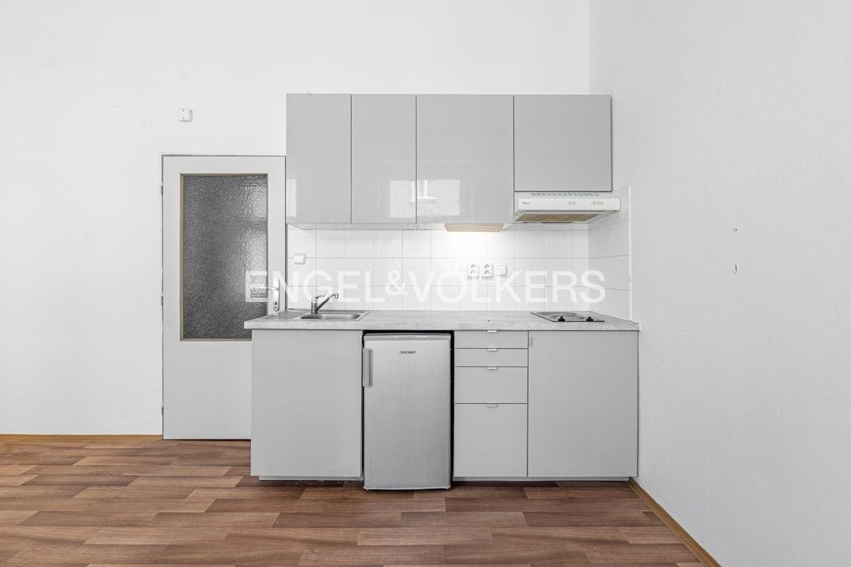 Pronájem byt 1+kk - Jana Zajíce 162, Praha Bubeneč, 24 m² - 2