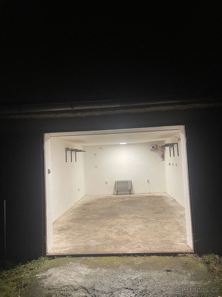 Garáže, Břeclav, 691 41