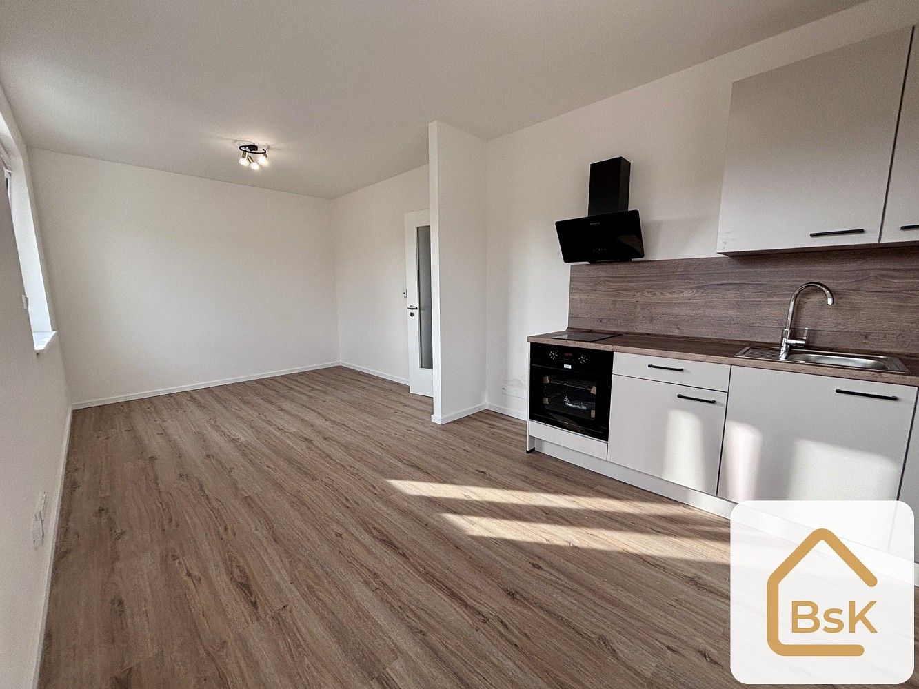 Pronájem byt 1+kk - Generála Bočka, Praha 9 - Kbely, 32 m² - 5