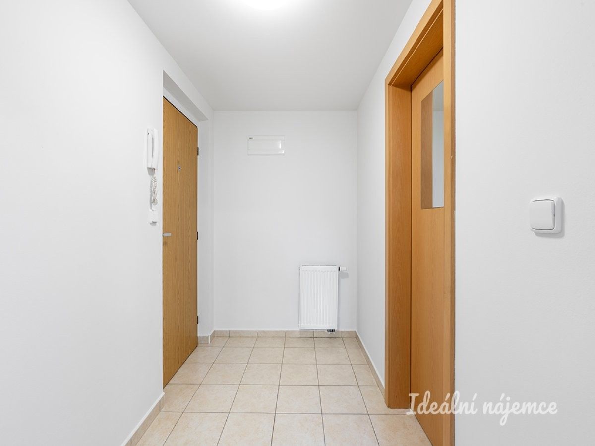 Byt 1+kk · 31 m² · Dobrovolného, Praha - 4