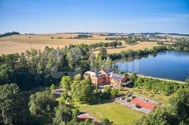 Ubytovací zařízení, Želetava, okres Třebíč, Kraj Vysočina, 1 350 m² - 1