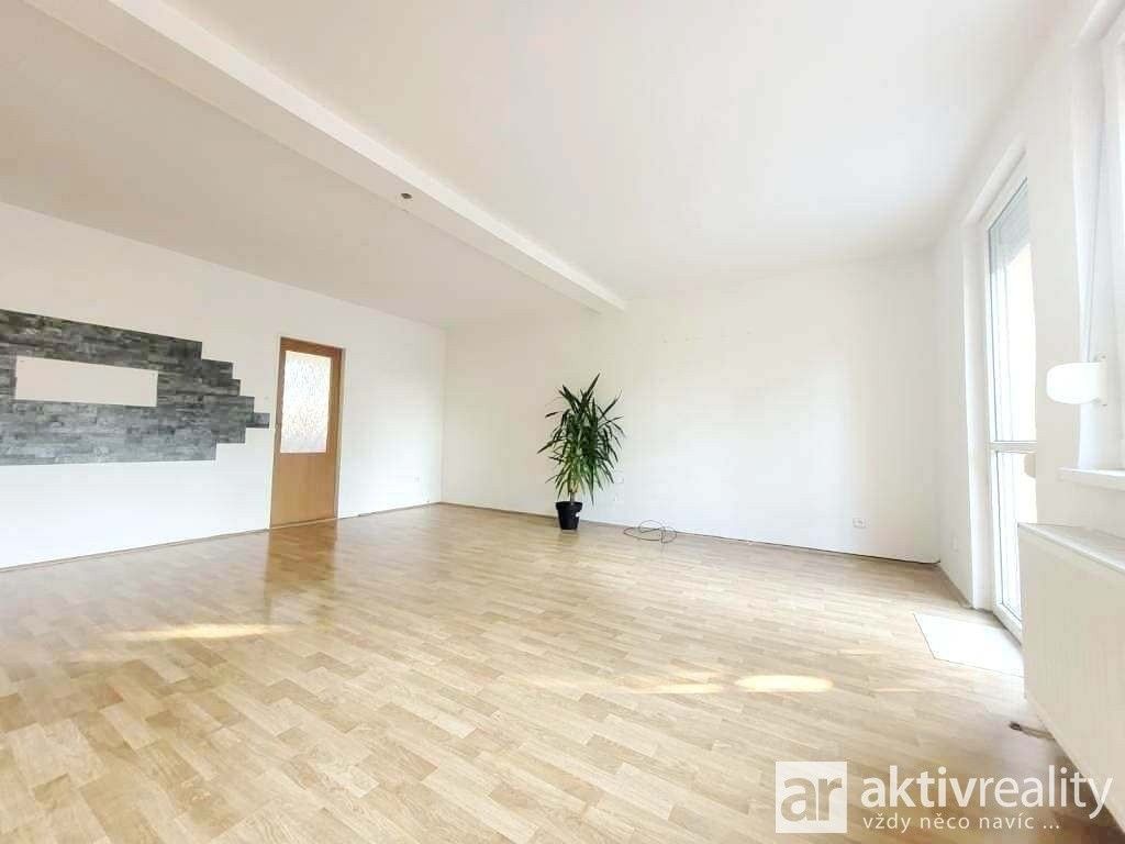 Pronájem byt 4+1 - Nerudova, Neratovice, 110 m²