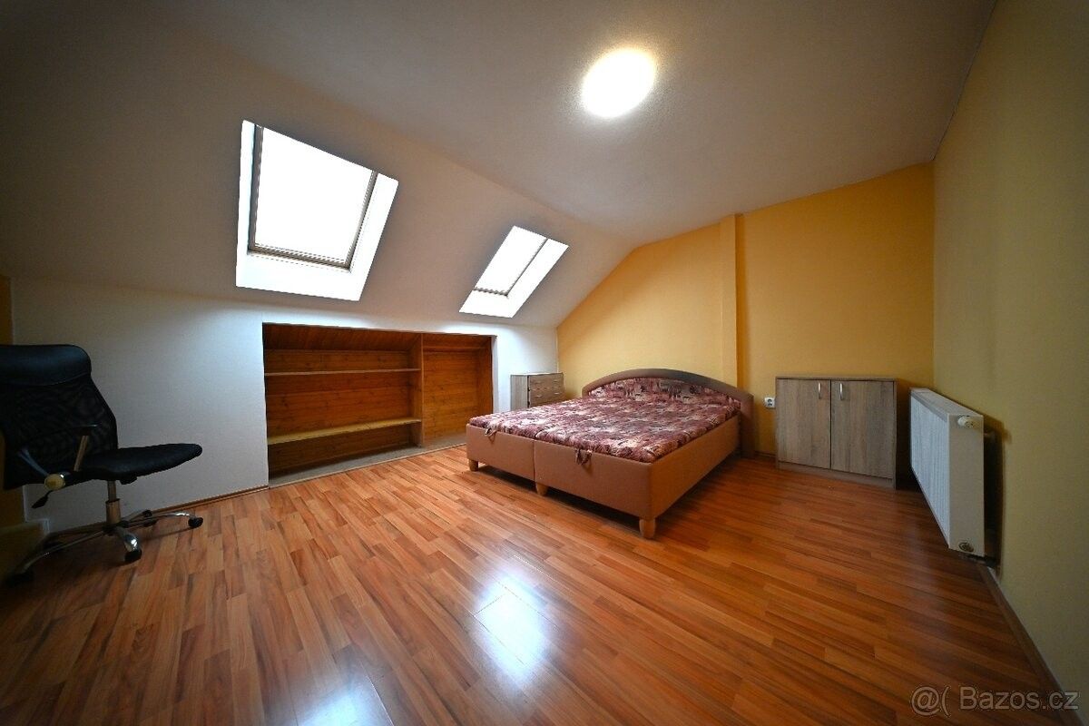 Byty, Veselí nad Moravou, 698 01 - 1