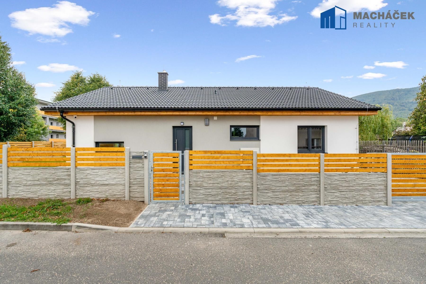 Prodej rodinný dům - Riegrova, Osek, 97 m²