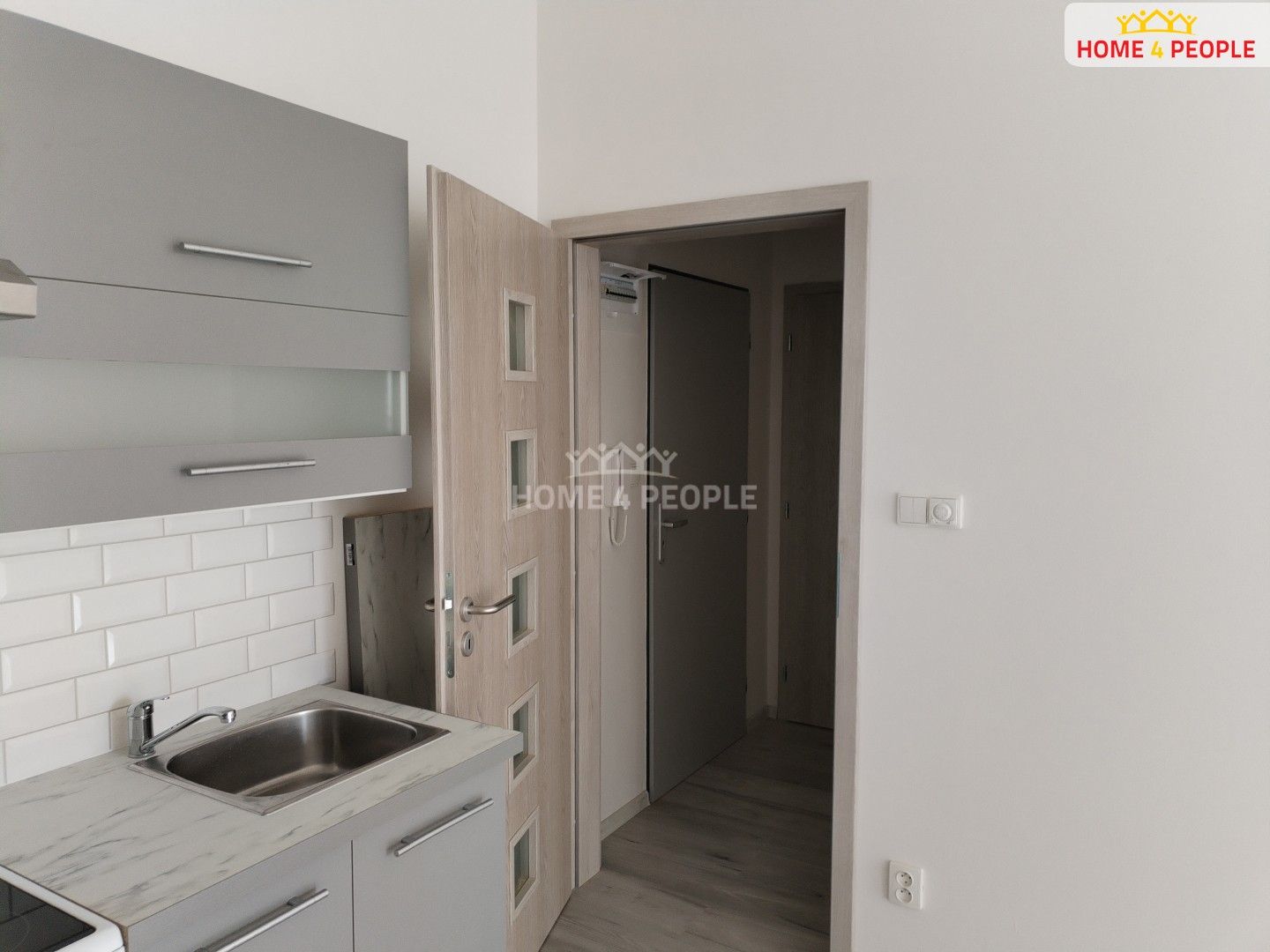 Pronájem byt 1+kk - Slepá, Milovice, 37 m²