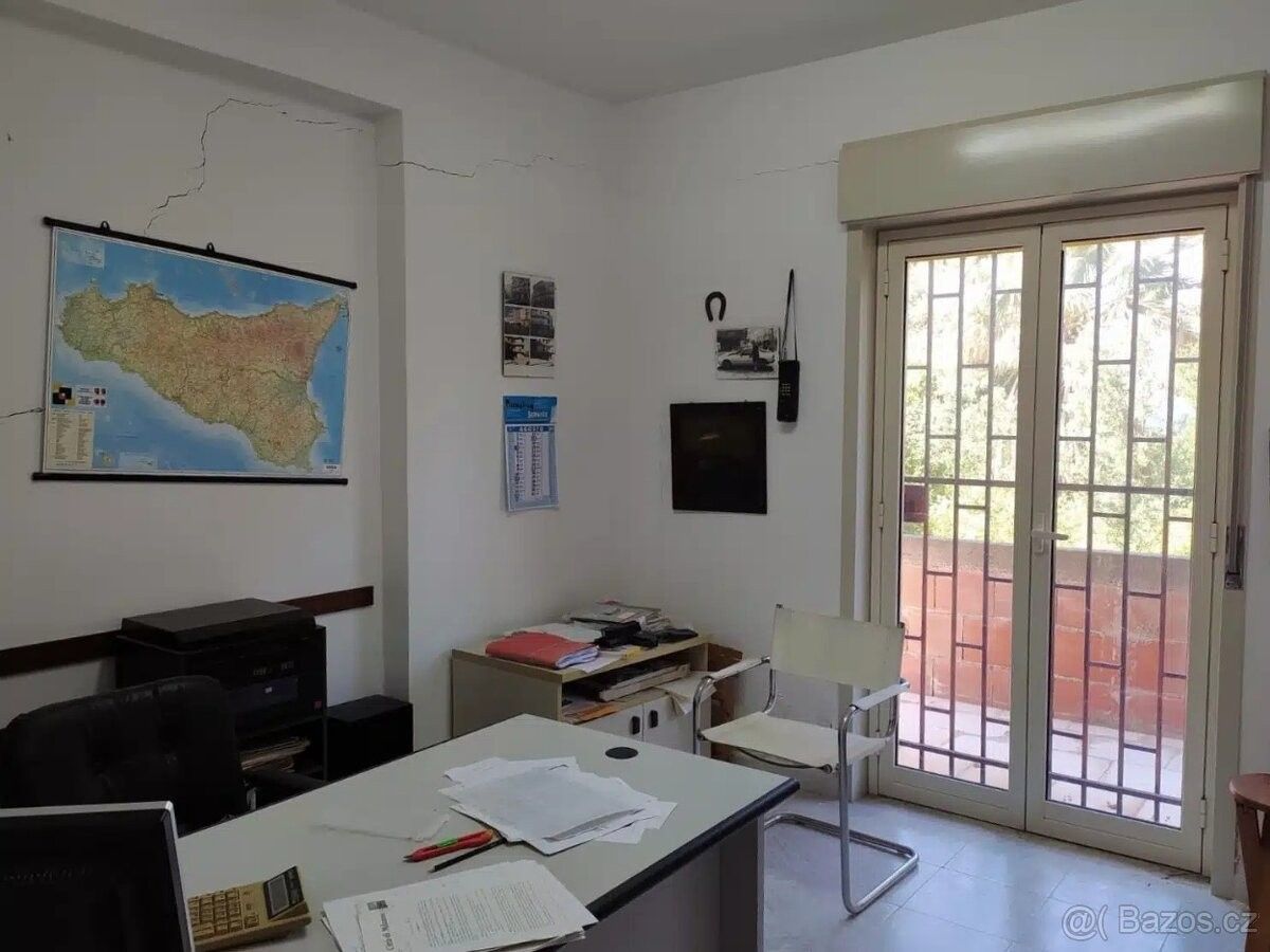 Rodinné domy, 987 66, Zahraničí