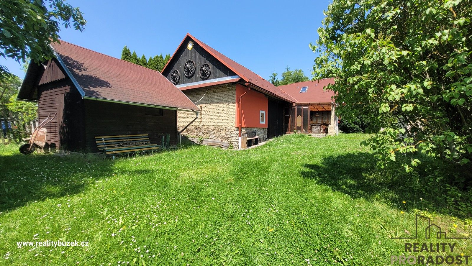 Prodej rodinný dům - , Suchdol, 210 m²