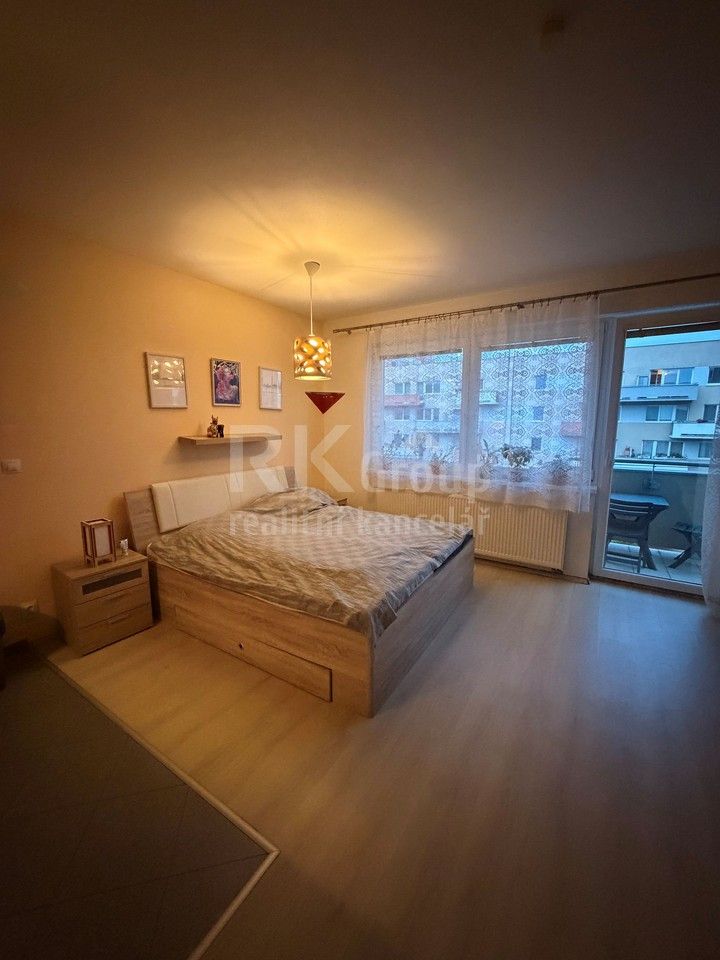 Byt 1+kk · 40 m² · Modenská, Praha - 3