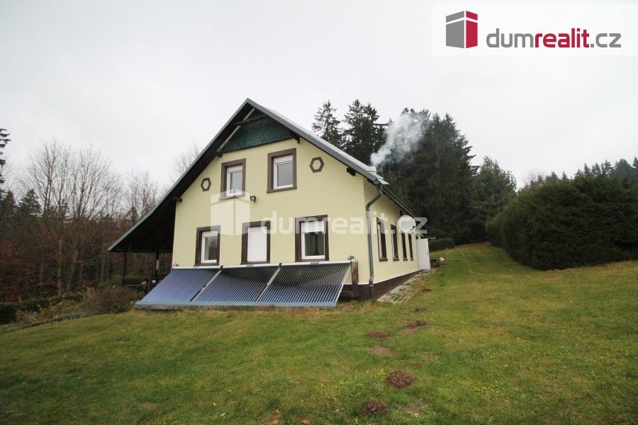Prodej rodinný dům - Háje, Lesná, 245 m²