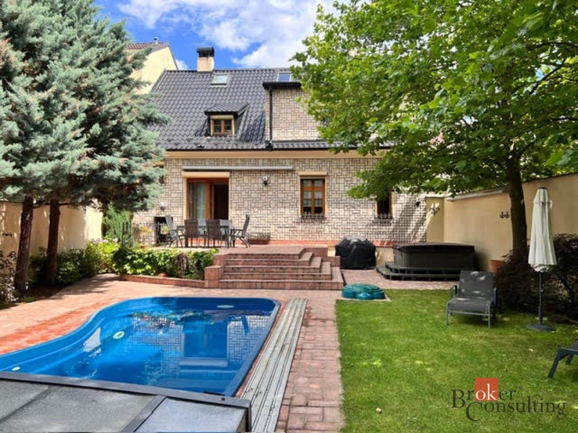 Rodinné domy, Zapova, Benešov, 270 m² - 2