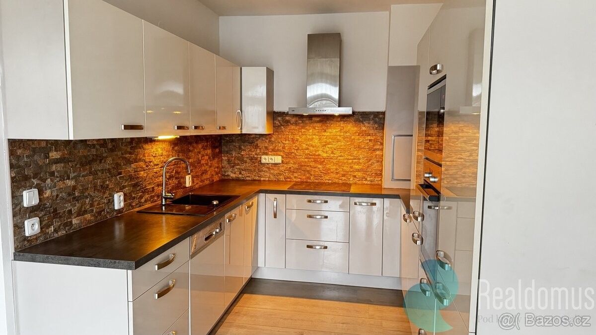 Byty, Boršov nad Vltavou, 373 82